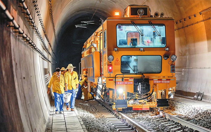中老鐵路167座隧道“體檢”